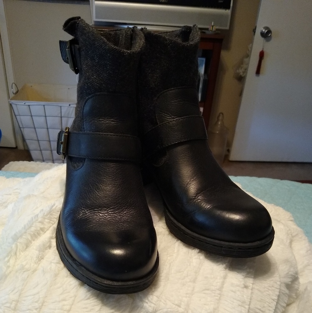 boc Black leather bootie